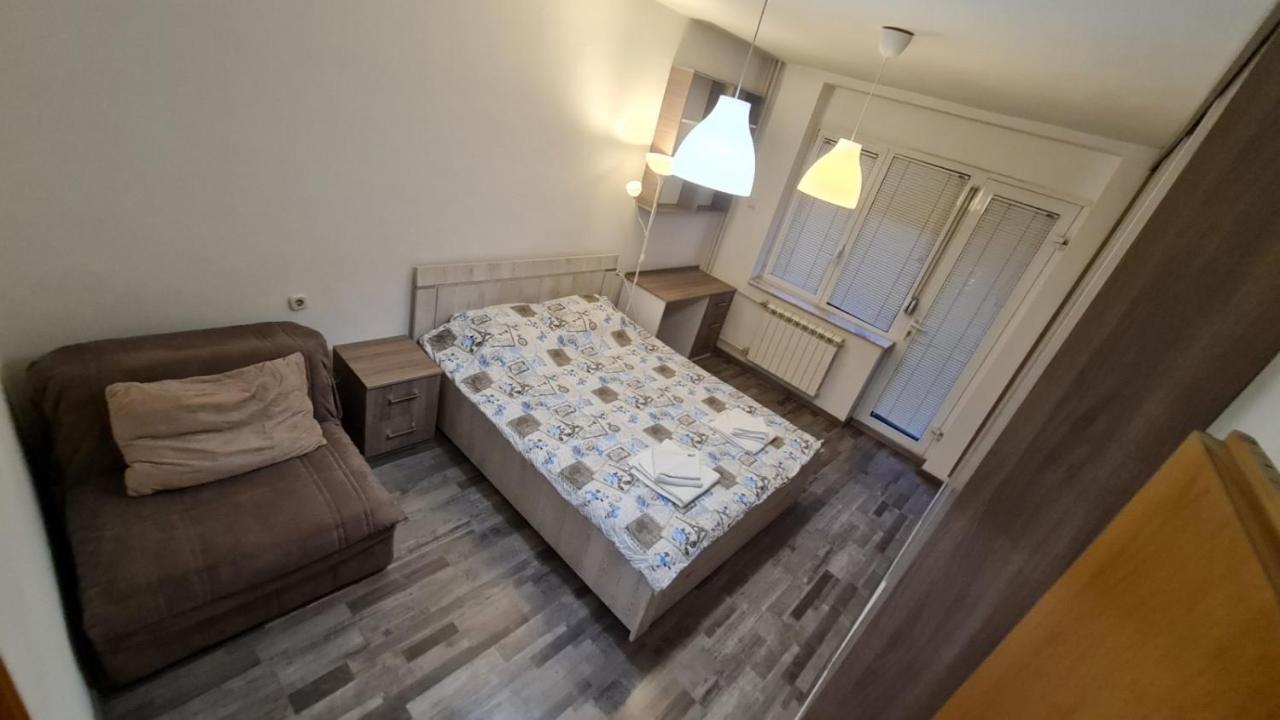 Center Cosy Apartment Skopje Bagian luar foto