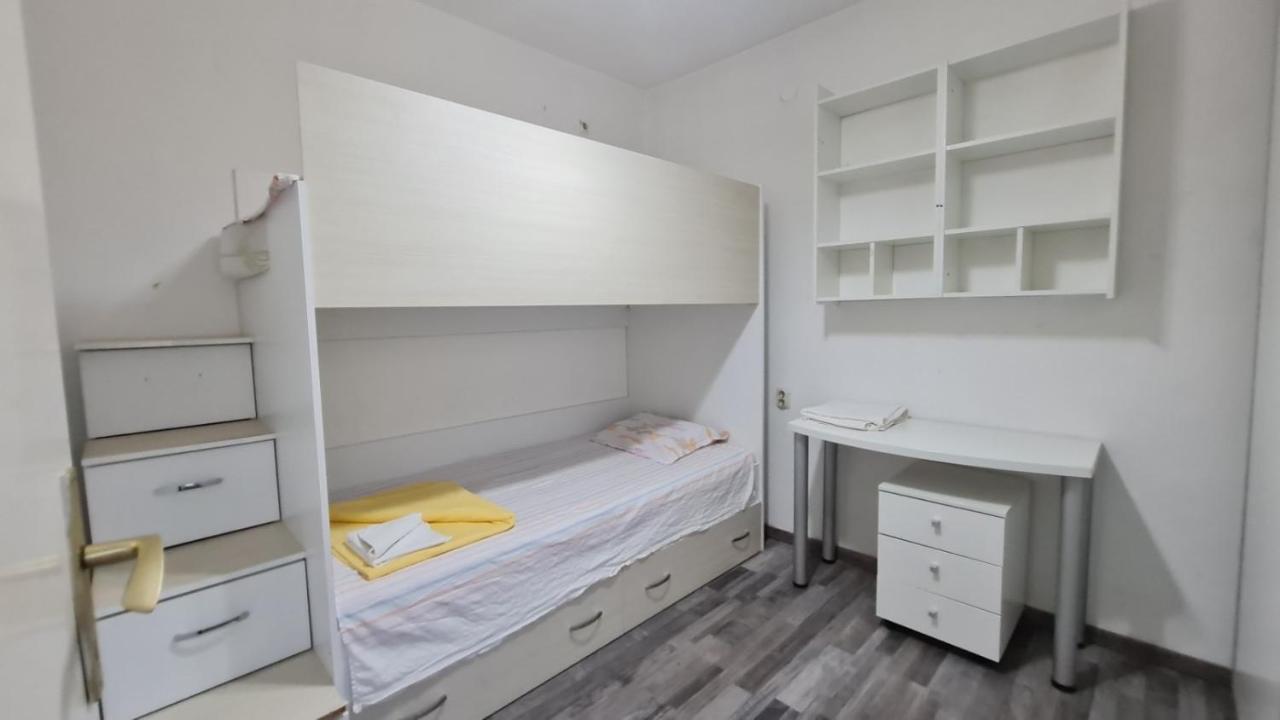 Center Cosy Apartment Skopje Bagian luar foto